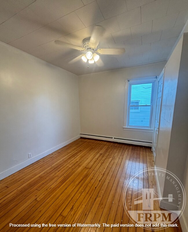 Building Photo - 90 Montaup St