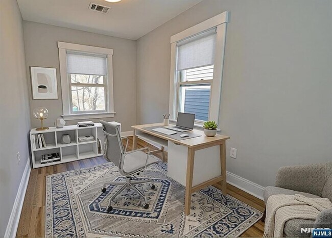 Building Photo - 116 Maple Ave