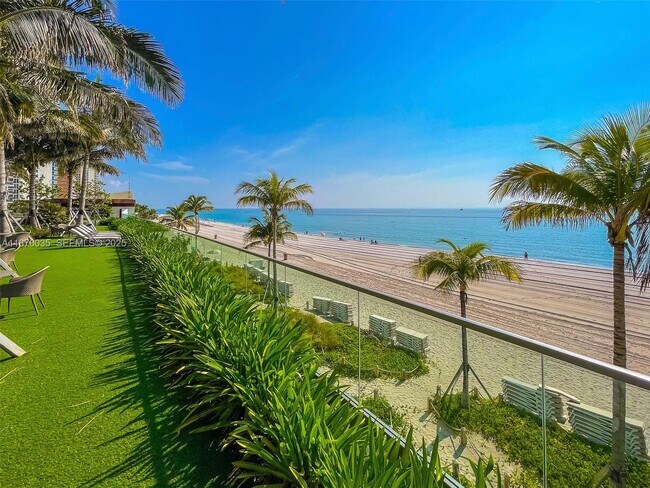 Building Photo - 18975 Collins Ave