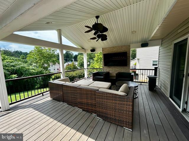 Building Photo - 4574 White Oak Ln