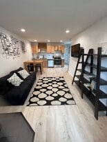 Building Photo - 107 Deep Timber Dr