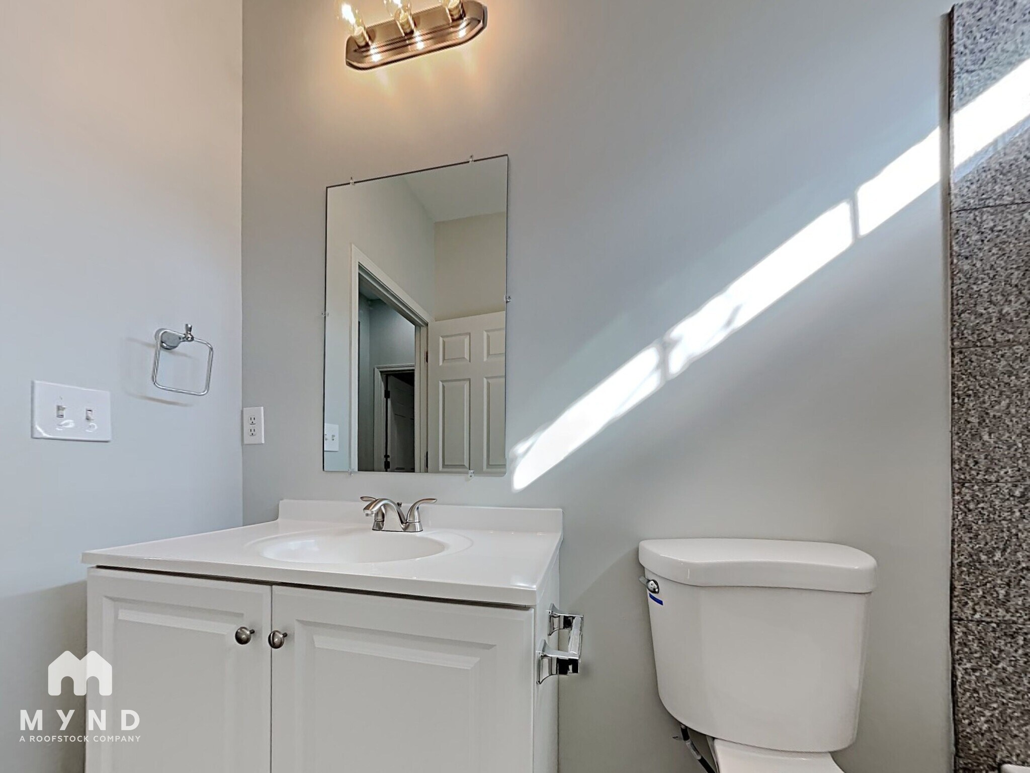 Building Photo - 4514 Wildwood Ave