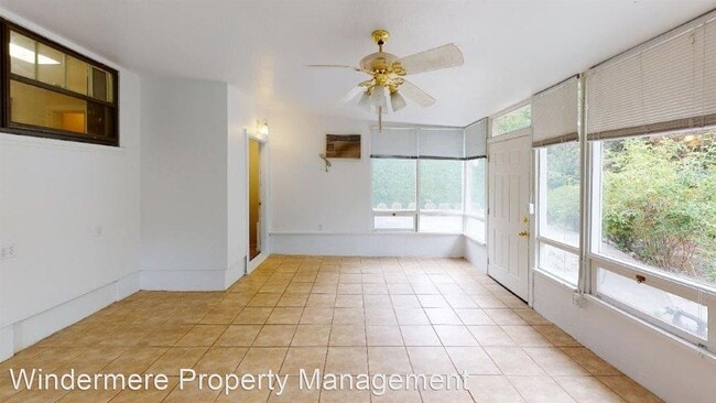 Building Photo - 3 br, 1.5 bath House - 217 Howard Street