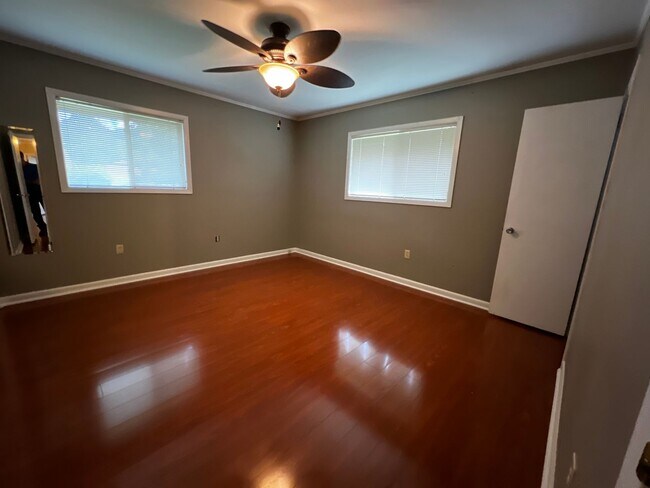 Building Photo - 3 Bedroom, 2 Bathroom, Brick home, Carport...