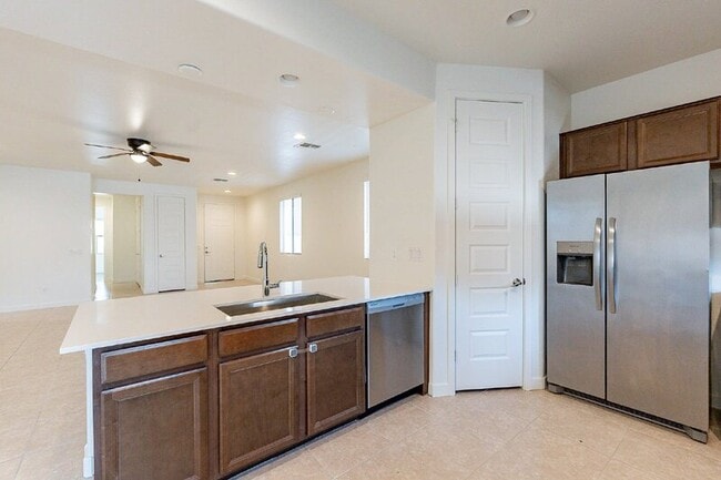 Building Photo - 3742 S 64th Dr