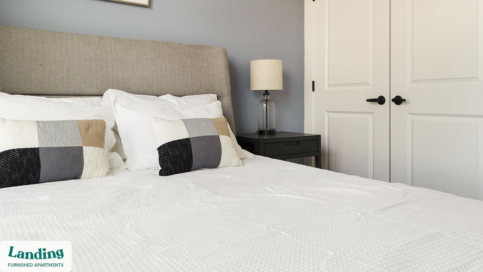 Building Photo - 650 N Main St