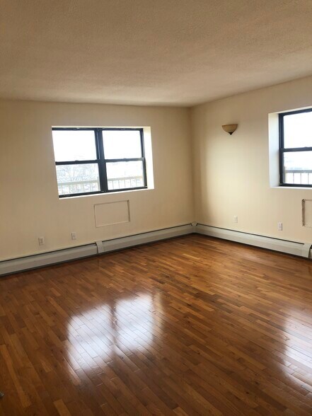 Building Photo - 14 Brooklyn Ave