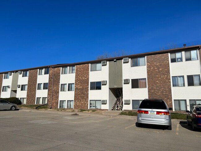 Primary Photo - $1,025 | 2 Bedroom, 1 Bathroom Apartment |...