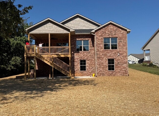 Building Photo - 102 Twin Lakes Dr