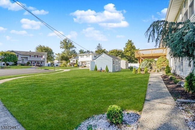 Building Photo - 17 Throckmorton Ln