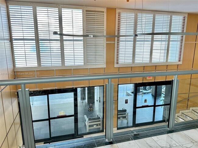 Building Photo - 6770 Indian Creek Dr