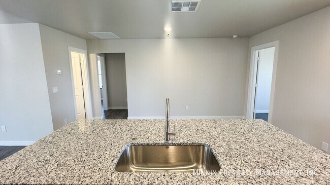 Building Photo - 8007 Date Ave