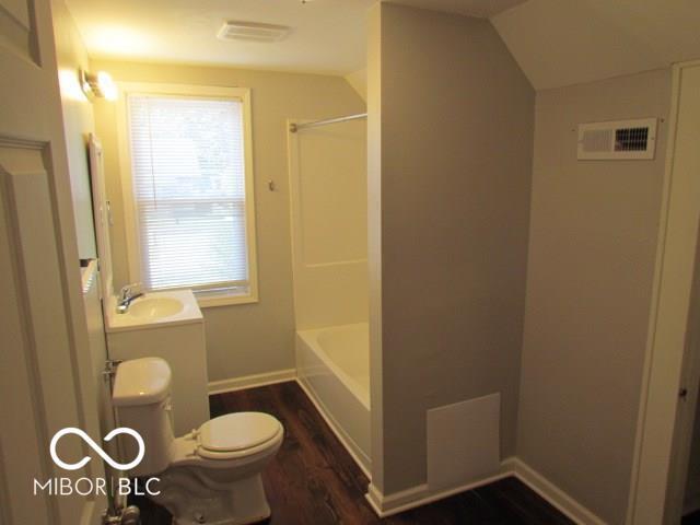 Building Photo - 13951 Avalon Blvd