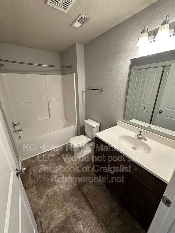 Building Photo - 10547 Kane Dr