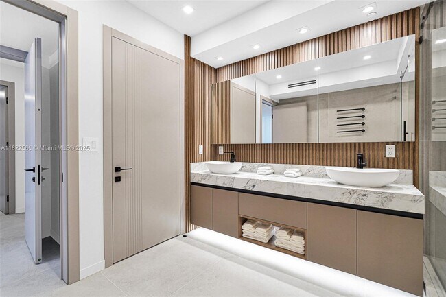 Building Photo - 3535 S Ocean Dr