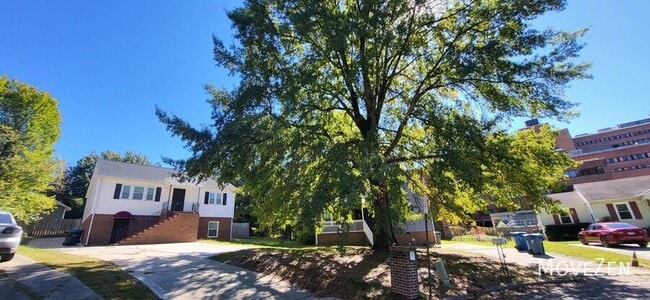 Building Photo - 7 Ratcale Ln