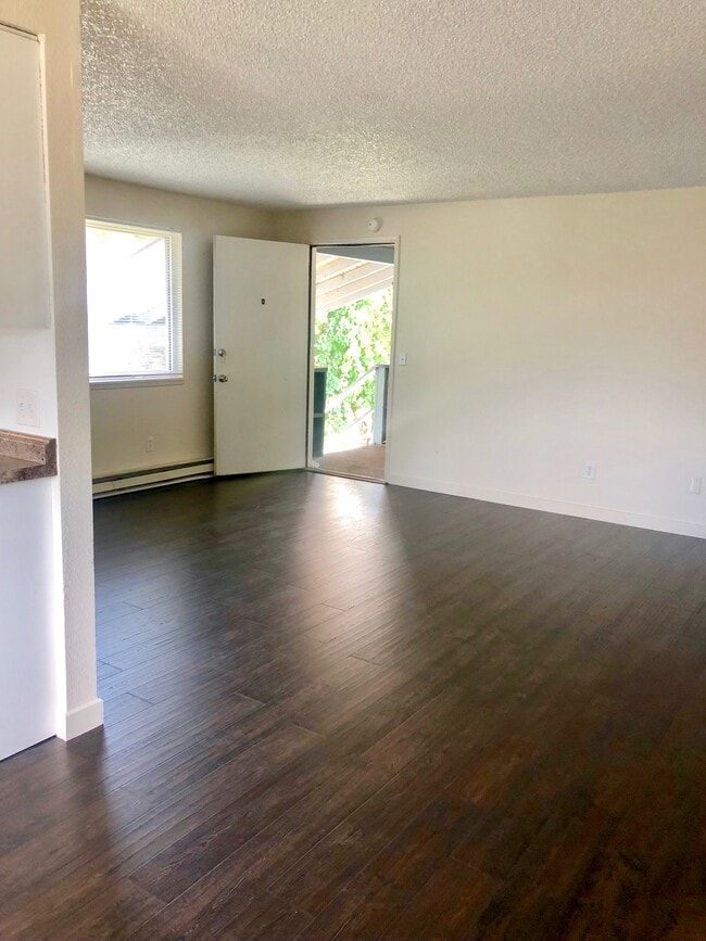 Building Photo - Kennewick 4-Plex