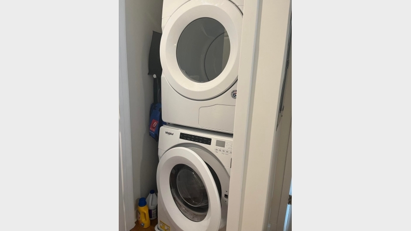 In-unit washer & dryer - 69 Etna Rd