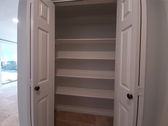 Building Photo - 8 Fawnchase Ct