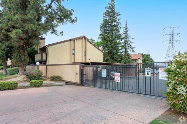 Entrance - Laguna Falls