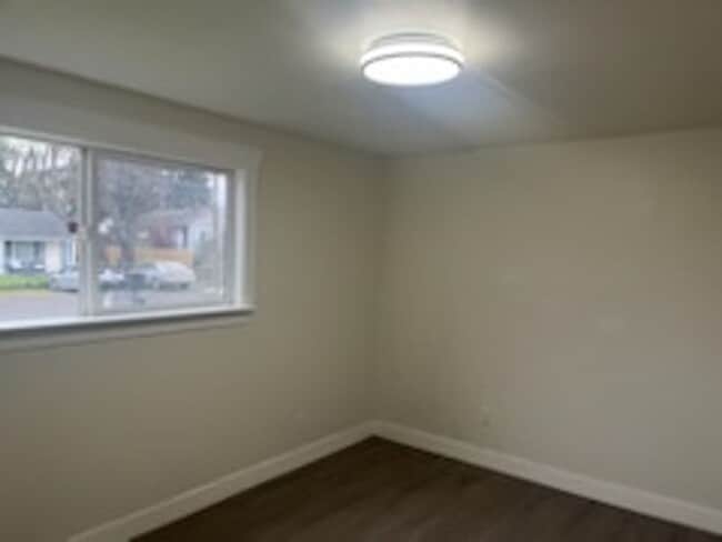 Building Photo - 1014 118th St S