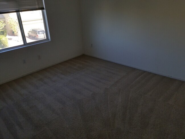 Building Photo - Lovely 2 story home Madre Mesa South Community