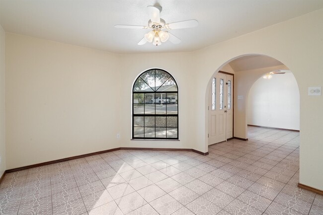 Building Photo - 104 Virgie St