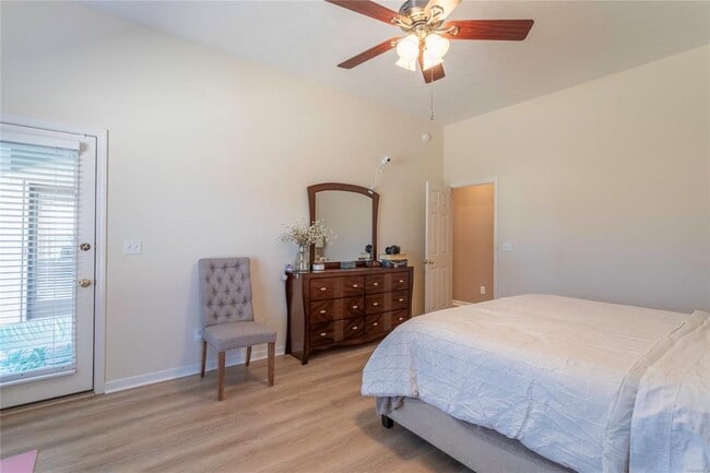 Building Photo - 612 Stoneybrooke Way