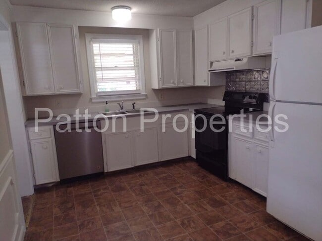 Building Photo - Cayce Avenues Home