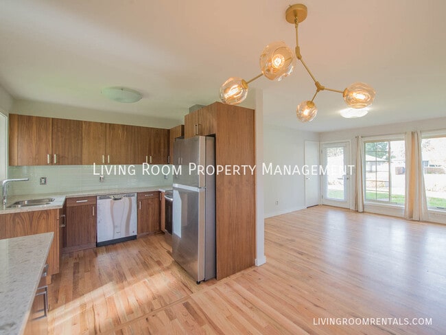 Building Photo - 11826 NE Sacramento St