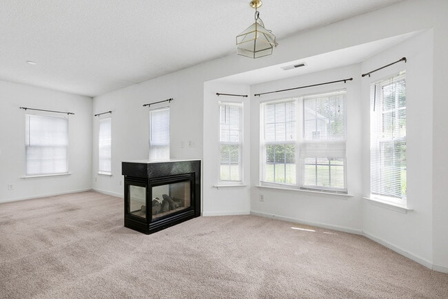 Building Photo - 6533 Clarksdale Ln