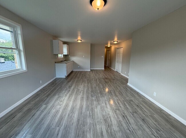 Building Photo - 5014 Prescott Ave
