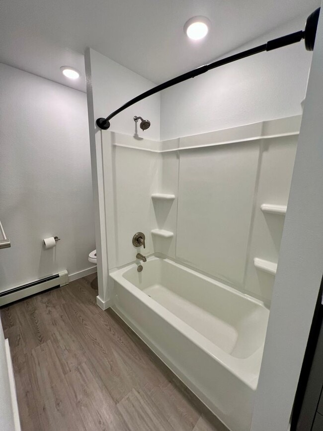 Building Photo - 3 Bedroom home for rent / Water holding ta...