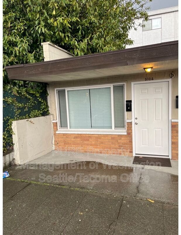 Building Photo - 5104 17th Ave NW