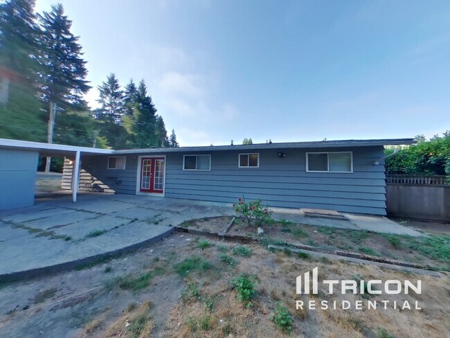 Building Photo - 744 Wallin St
