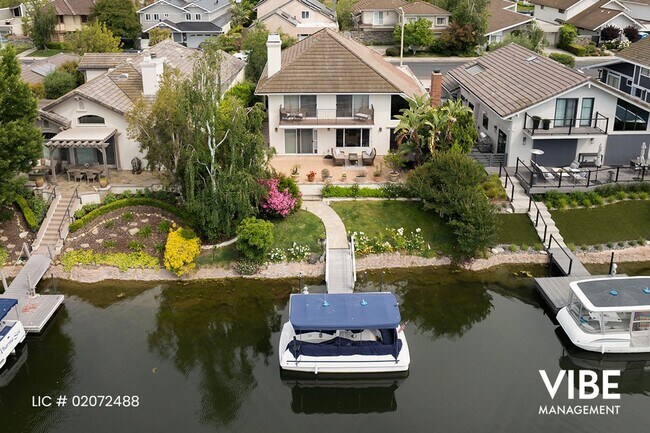Building Photo - Gorgeous GUARD GATED Westlake Island 3+3 h...