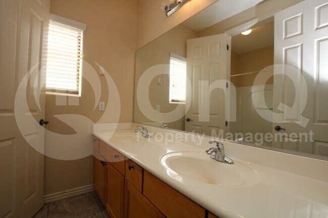 Building Photo - 19134 E Lark Dr