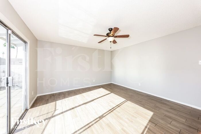 Building Photo - 13807 N 52nd Ave
