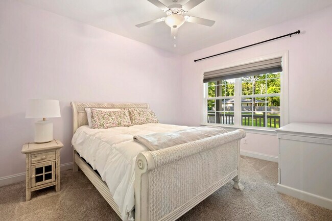 Building Photo - 245 Brace Dr