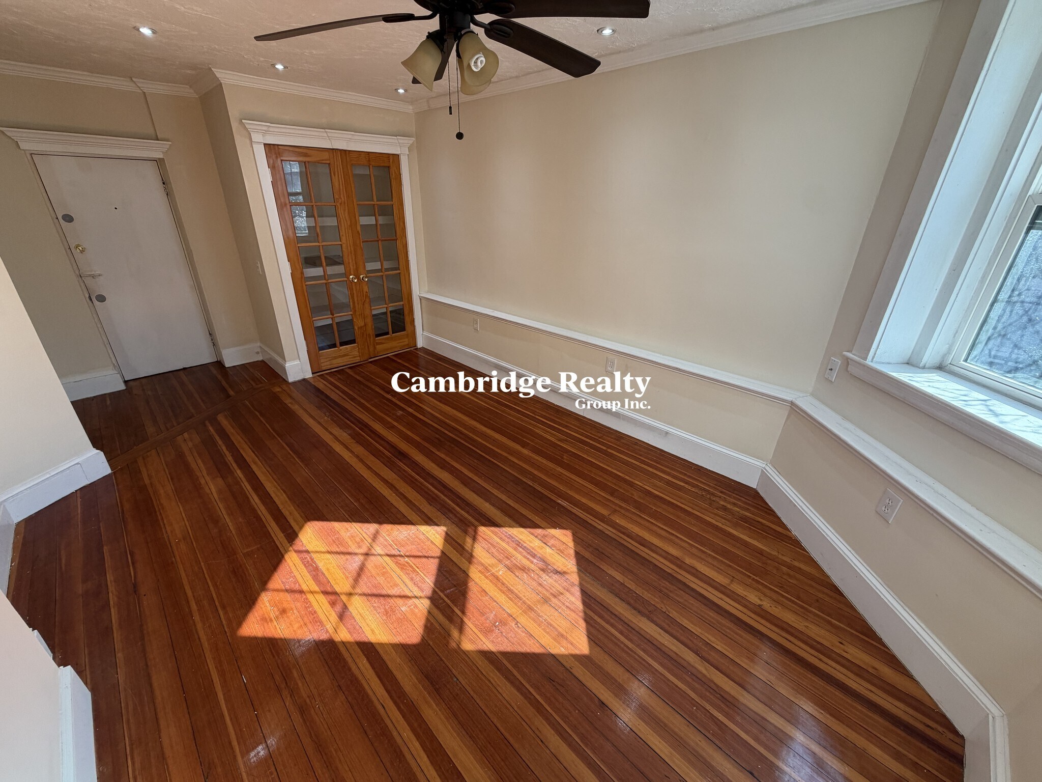 Building Photo - 5 Newport Rd