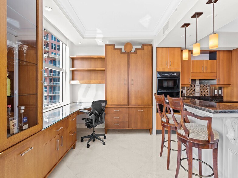 Building Photo - 2110 N Ocean Blvd
