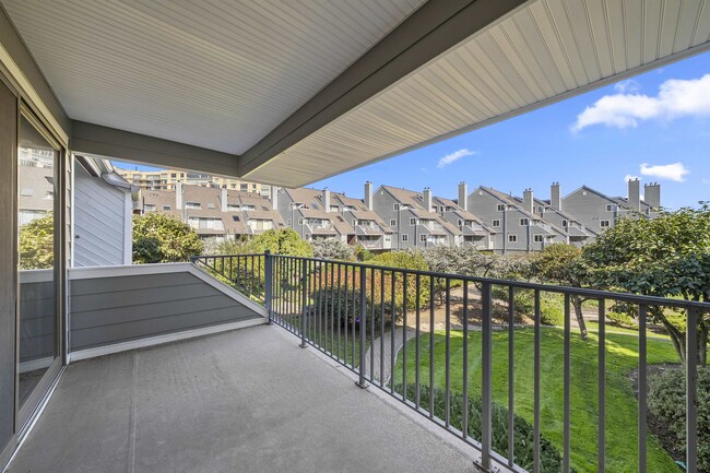 Building Photo - 14A Riverview Cir