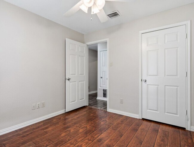 Building Photo - 1305 Minter Rd