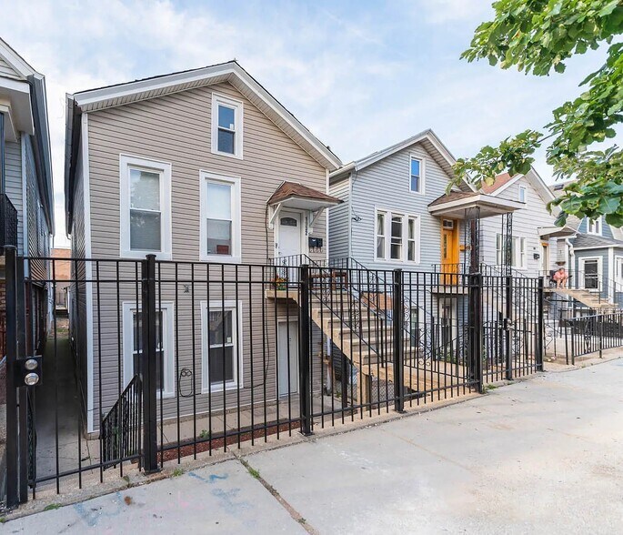 Primary Photo - 1932 W 22nd Pl