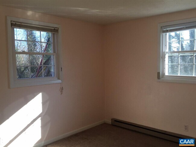 Building Photo - 1705 Cedar Hill Rd