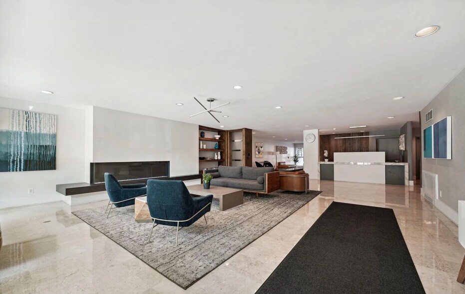 lobby and front desk - 4977 Battery Ln