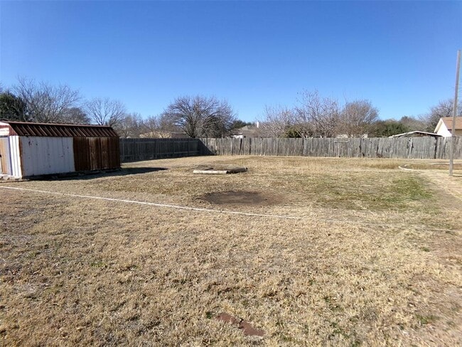 Building Photo - 1913 Killarney Dr