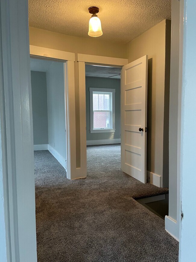 Building Photo - 4923 Chicago St