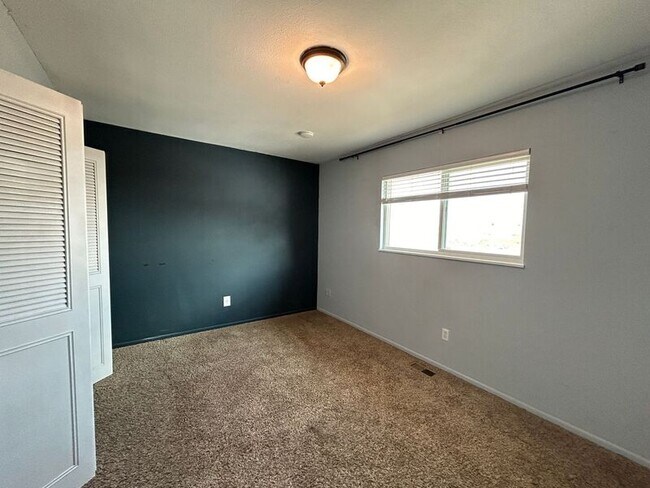 Building Photo - 6615 Brook Forest Dr