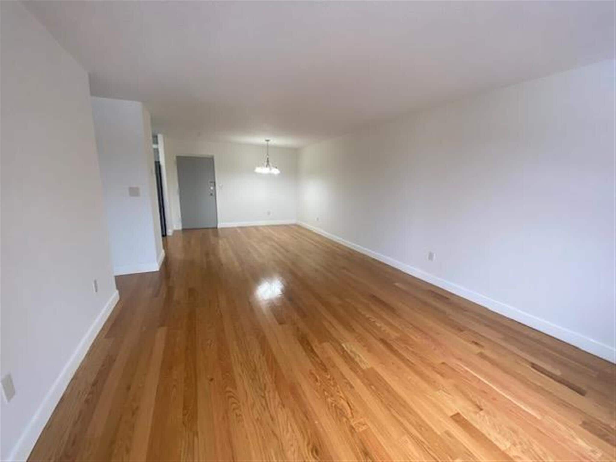 Building Photo - 474 Broadway